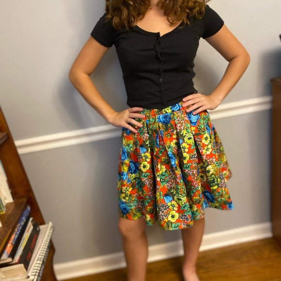 Sugar + Lips Floral Skirt - Picture 5 of 12